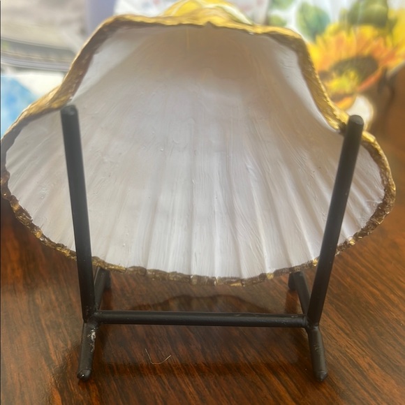 Tropical Cocktail Seashell Bar Decor - Picture 2 of 2